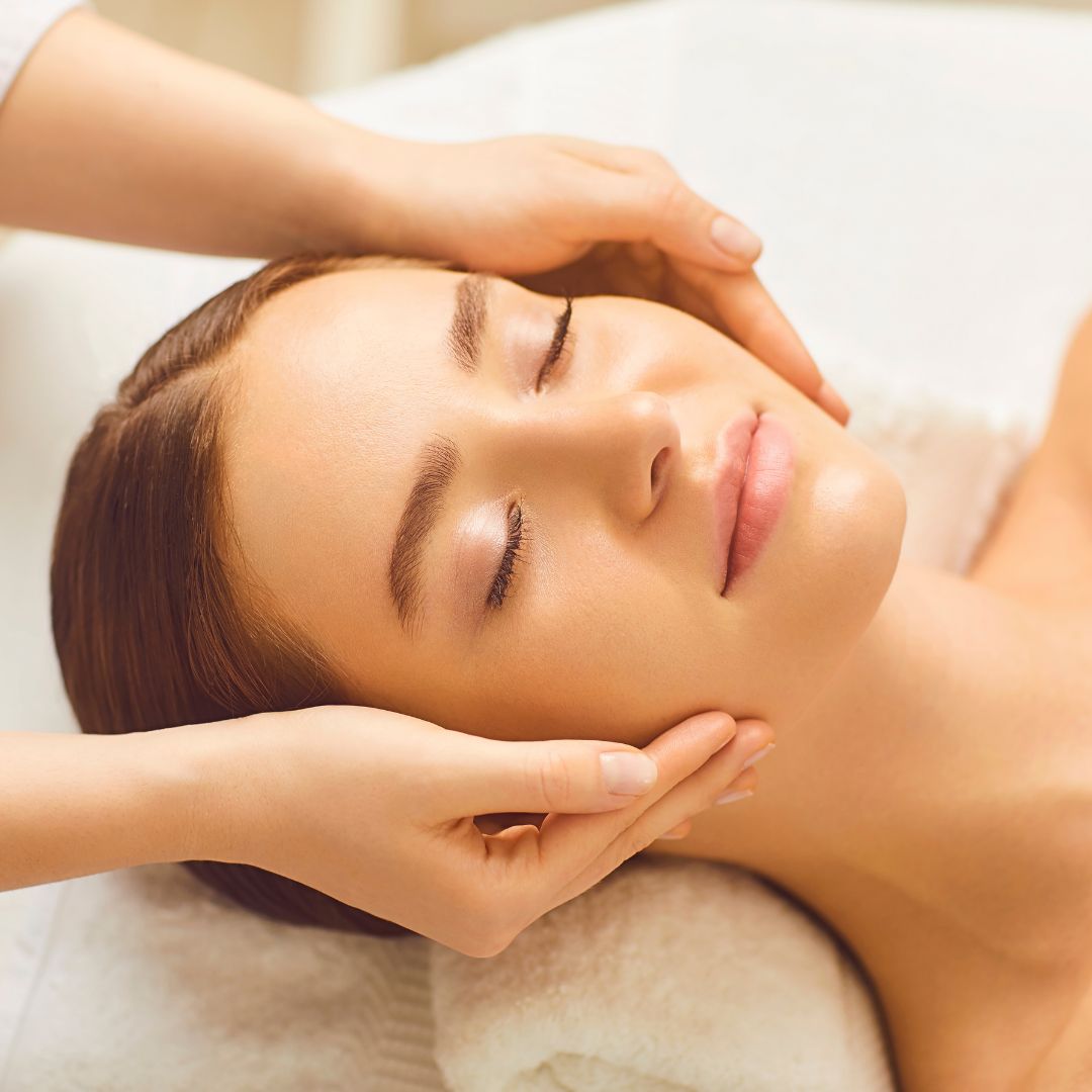 Stonhart Signature Glow Facial in Student Clinic